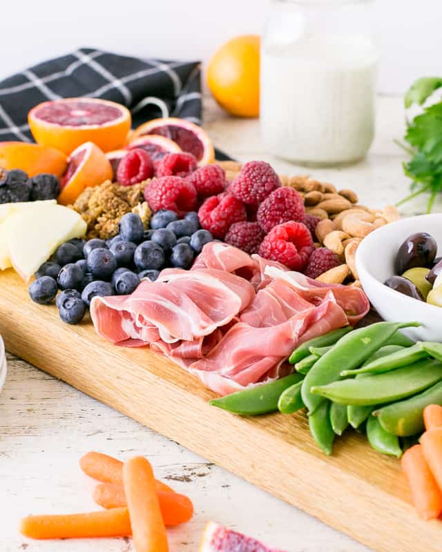 To celebrate meeting the challenge of doing Whole30, I created a lovely spread of Whole30 compliant snacks. This Paleo appetizer platter rivals any fancy cheese plate or charcuterie board around. It's chock full of healthy snacks.